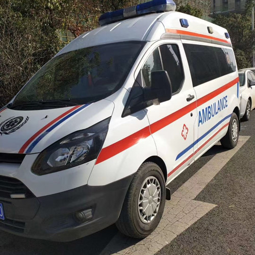 富蕴品质救护车出租,为您的健康出行负责